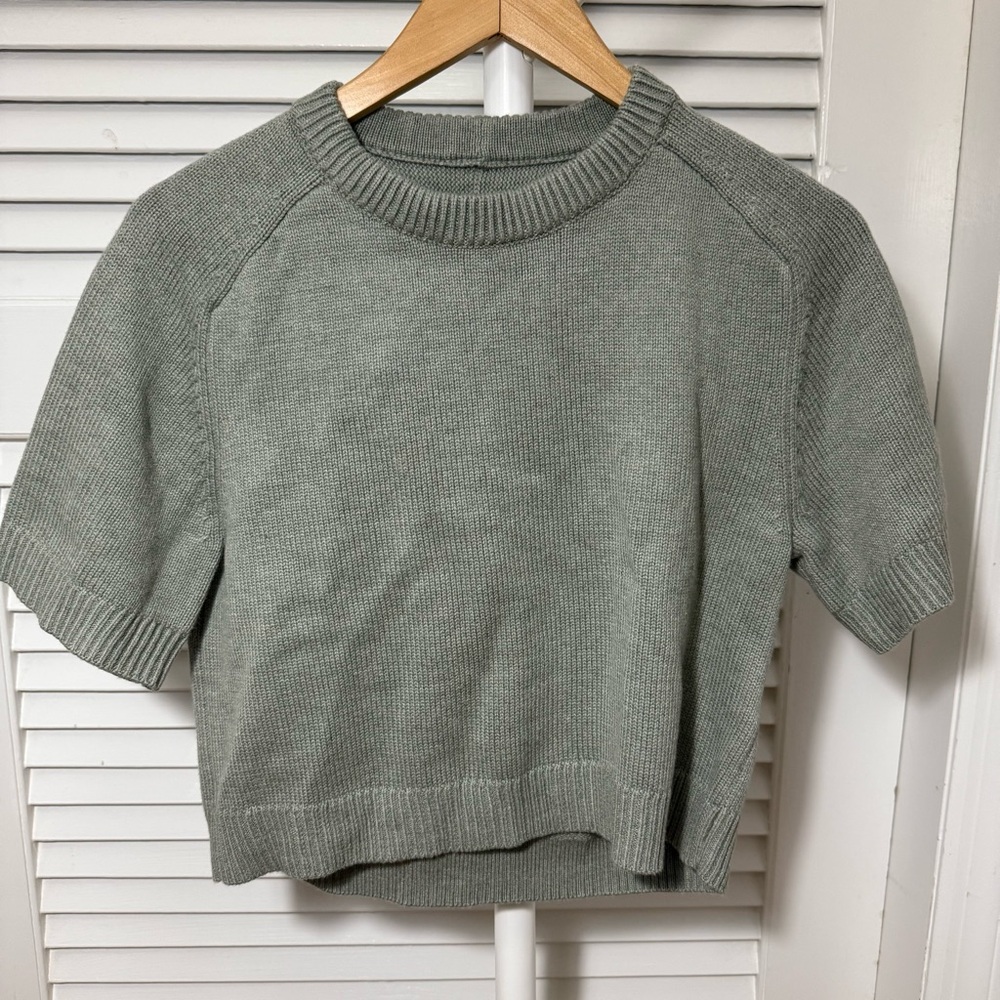 Abercrombie & Fitch Light Gray Knit Sweater